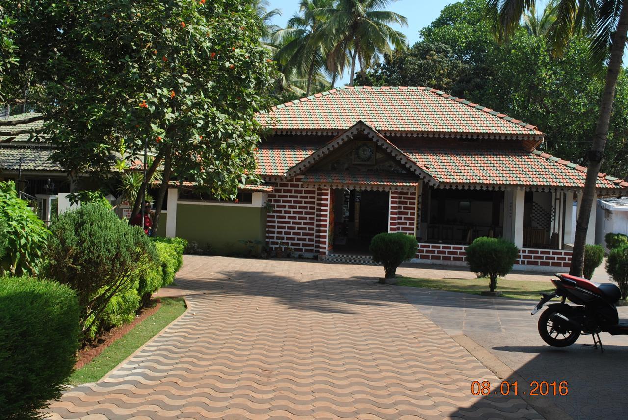 Hill Top Goa Lodge Вагатор Экстерьер фото